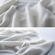 WW | Luxurious soft cashmere V-neck sweater for women