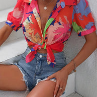 WW | Bluse mit Blühenden Blumen und Blumenmuster Sowie Knopfverschluss
