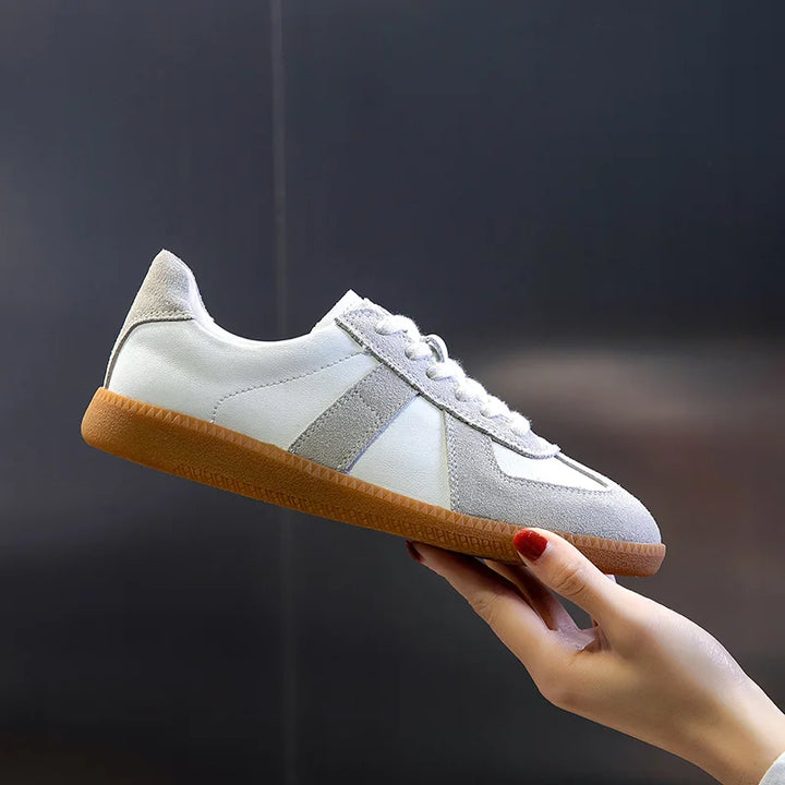 Damen-Sneaker aus echtem Leder im flachen Stil