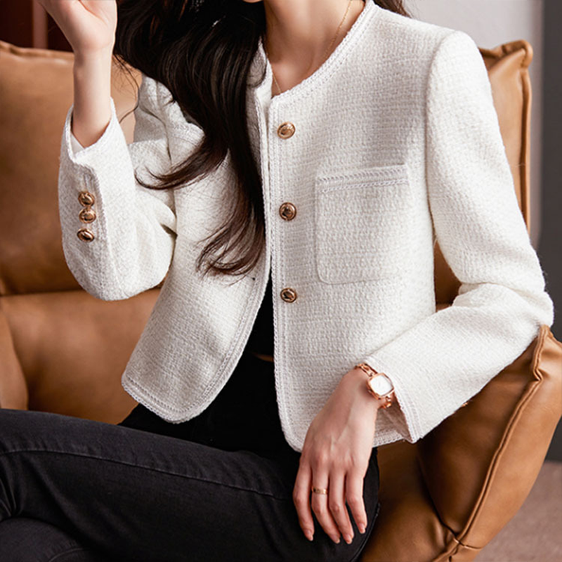 W&W Mode | Kurze Jacke im modernen Stil