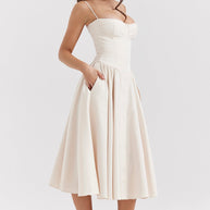 WW | Taillenformendes Sommerkleid