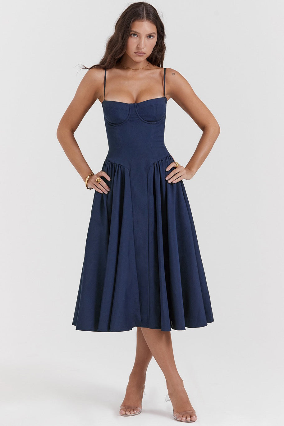 WW | Taillenformendes Sommerkleid