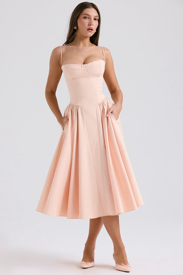 WW | Taillenformendes Sommerkleid