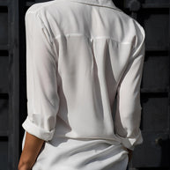 WW | Eine Langärmlige Damenbluse aus Seide