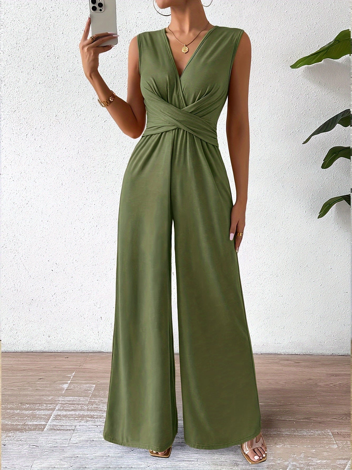 WW | Eleganter Ärmelloser Jumpsuit Mit Schmeichelhafter Passform