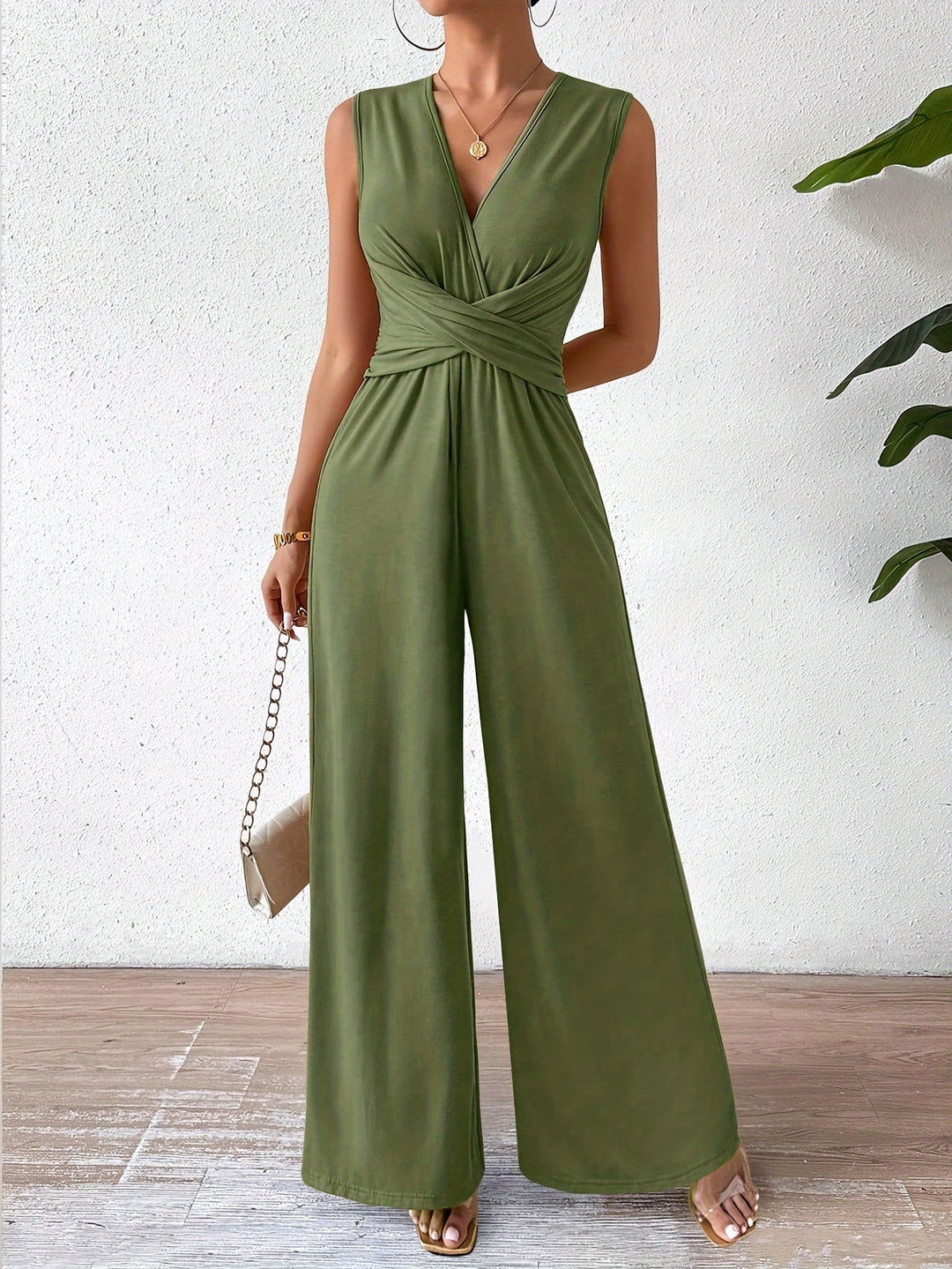 W&W Mode | Eleganter Ärmelloser Jumpsuit Mit Schmeichelhafter Passform