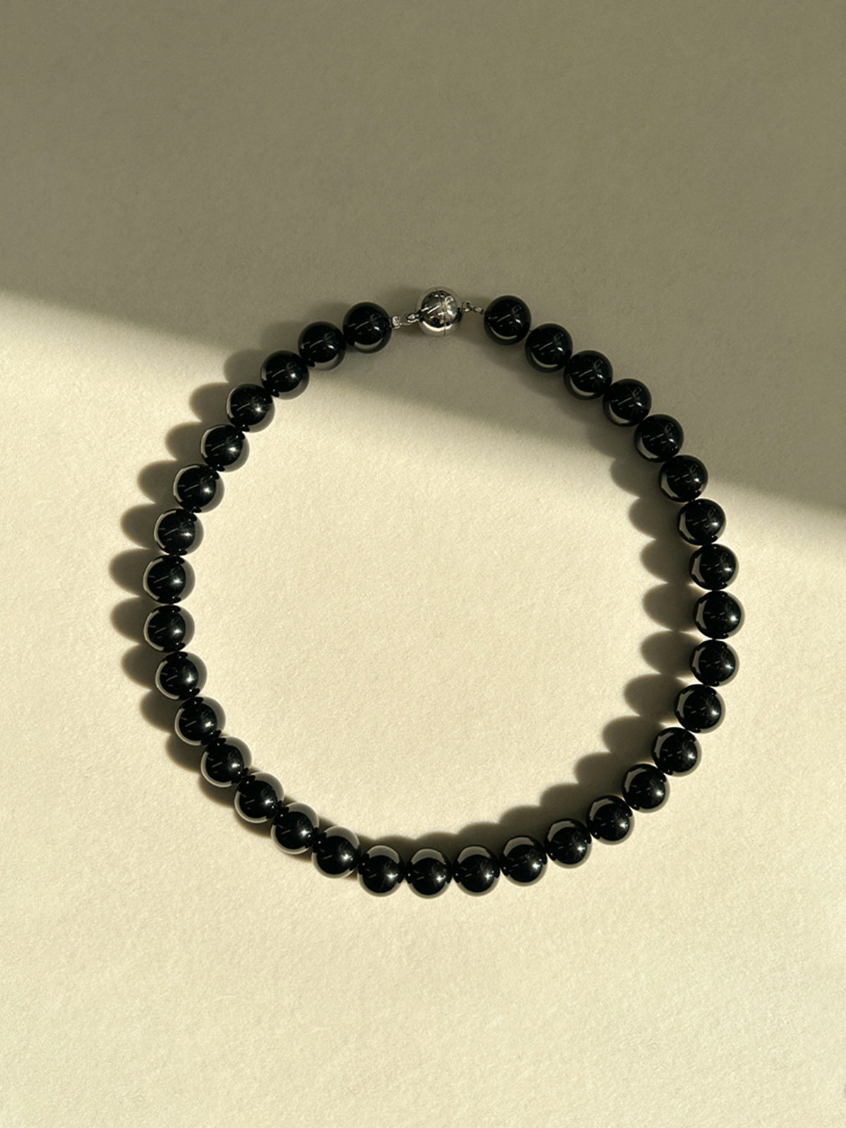 WW | Elegante Schwarze Perlenkette Mit Edlem Charme Für Damen