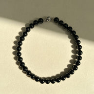 WW | Elegante Schwarze Perlenkette Mit Edlem Charme Für Damen