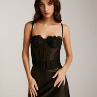 WW | Semi Sheer Spaghetti Träger Spitze Korsatzt