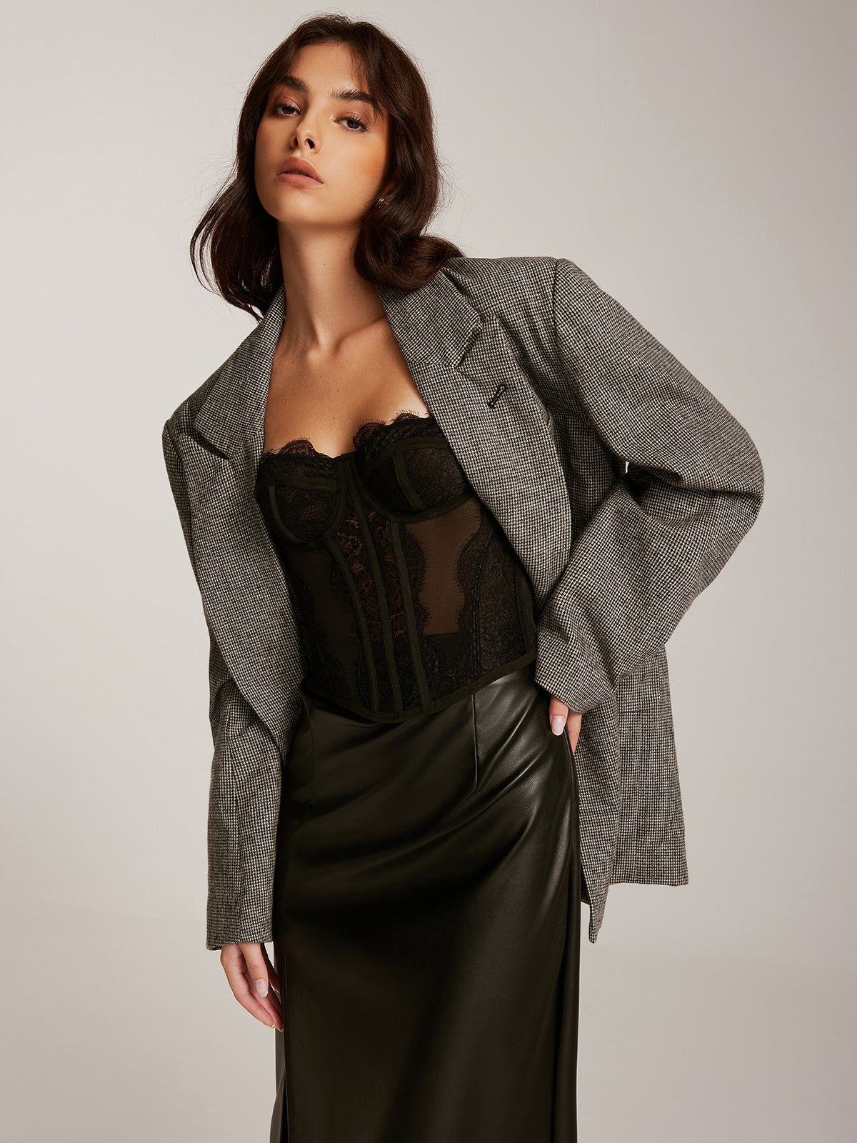 WW | Semi Sheer Spaghetti Träger Spitze Korsatzt