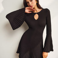 WW | Schlüsselloch Ausschnitt Glockenärmel Pullover Kleid