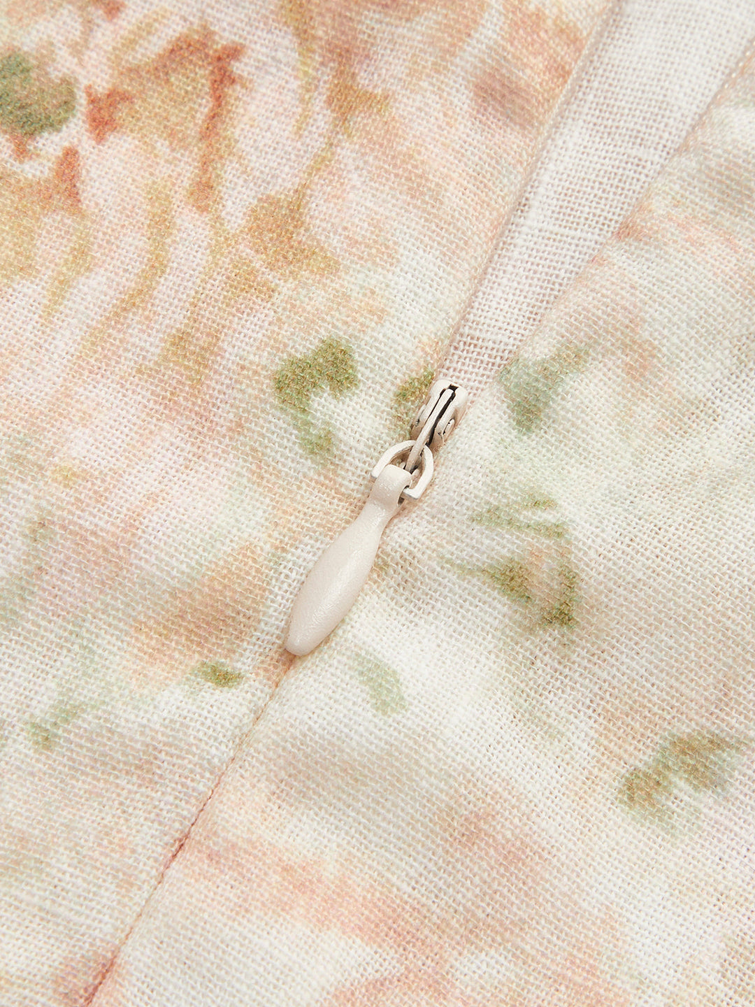 Damen Kleid aus Baumwoll-Leinen-Mix mit Blumenmuster, Puffärmeln und Gürtel
