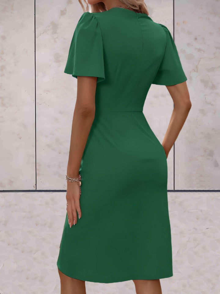 W&W Mode | Eng anliegendes Kleid mit ausgestellten Ärmeln für Frauen
