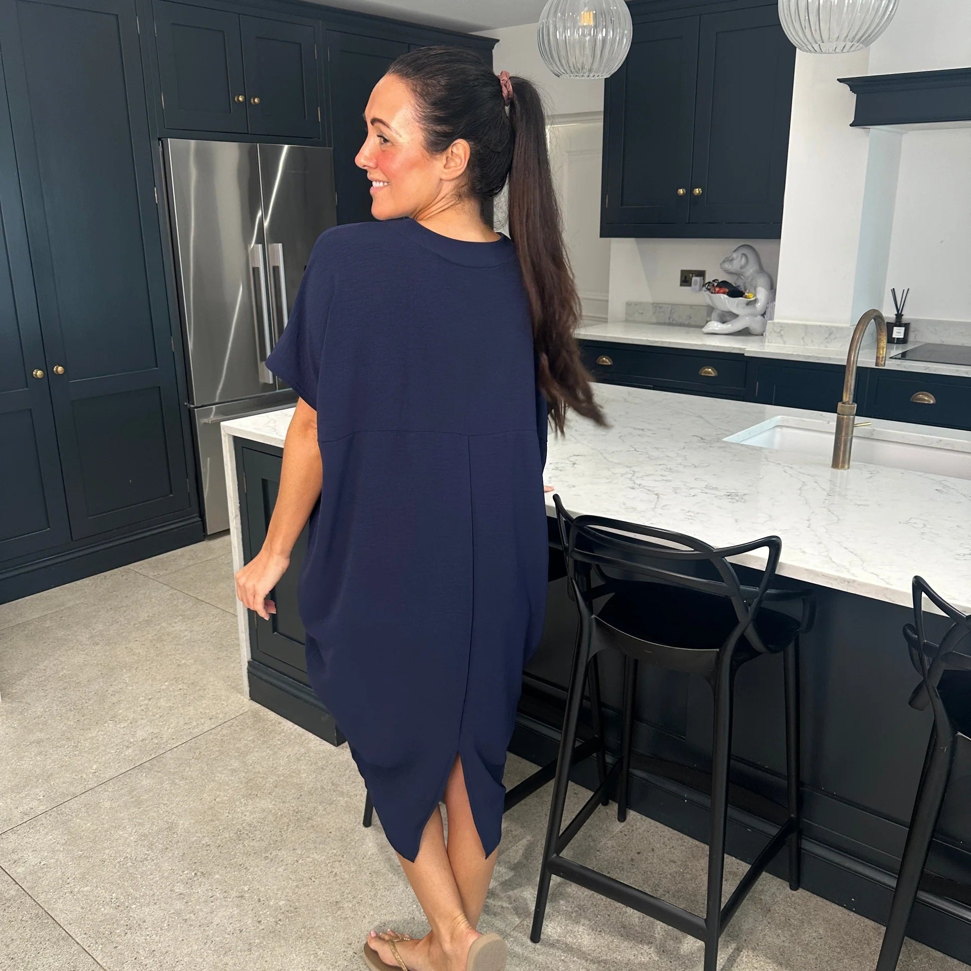 Kleid mit V-Ausschnitt | Unser Bestseller 2024