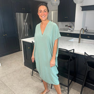 Kleid mit V-Ausschnitt | Unser Bestseller 2024