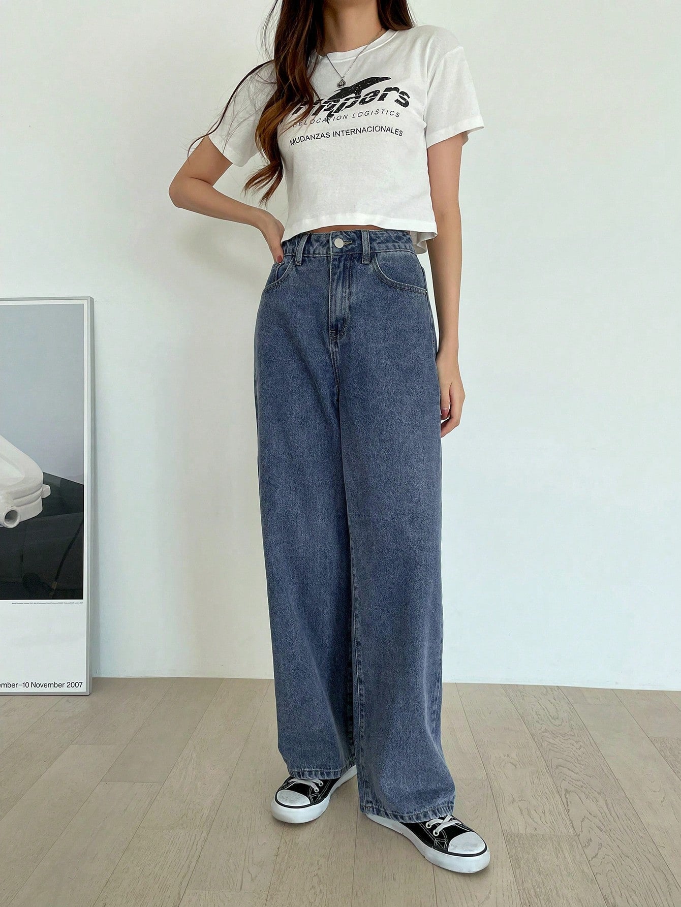 WW | High-waisted washed wide-leg jeans