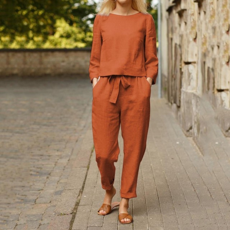 Frau In Orange Bequemes Sommerset Für Frauen