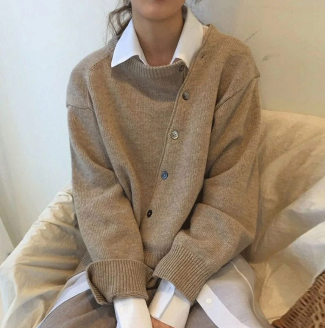 W&W Mode - Weiche Kaschmirstrickjacke mit diagonalem Knopfverschluss