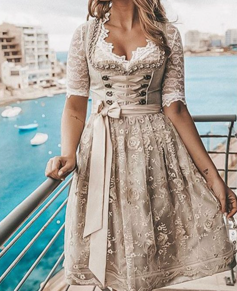Bergromantik – Elegantes Dirndlkleid im Vintage-Stil
