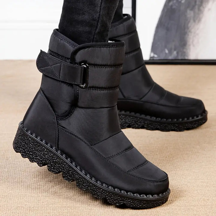 W&W Mode | schwarze isolierte Winterstiefel - warm, rutschfest, wasserdicht