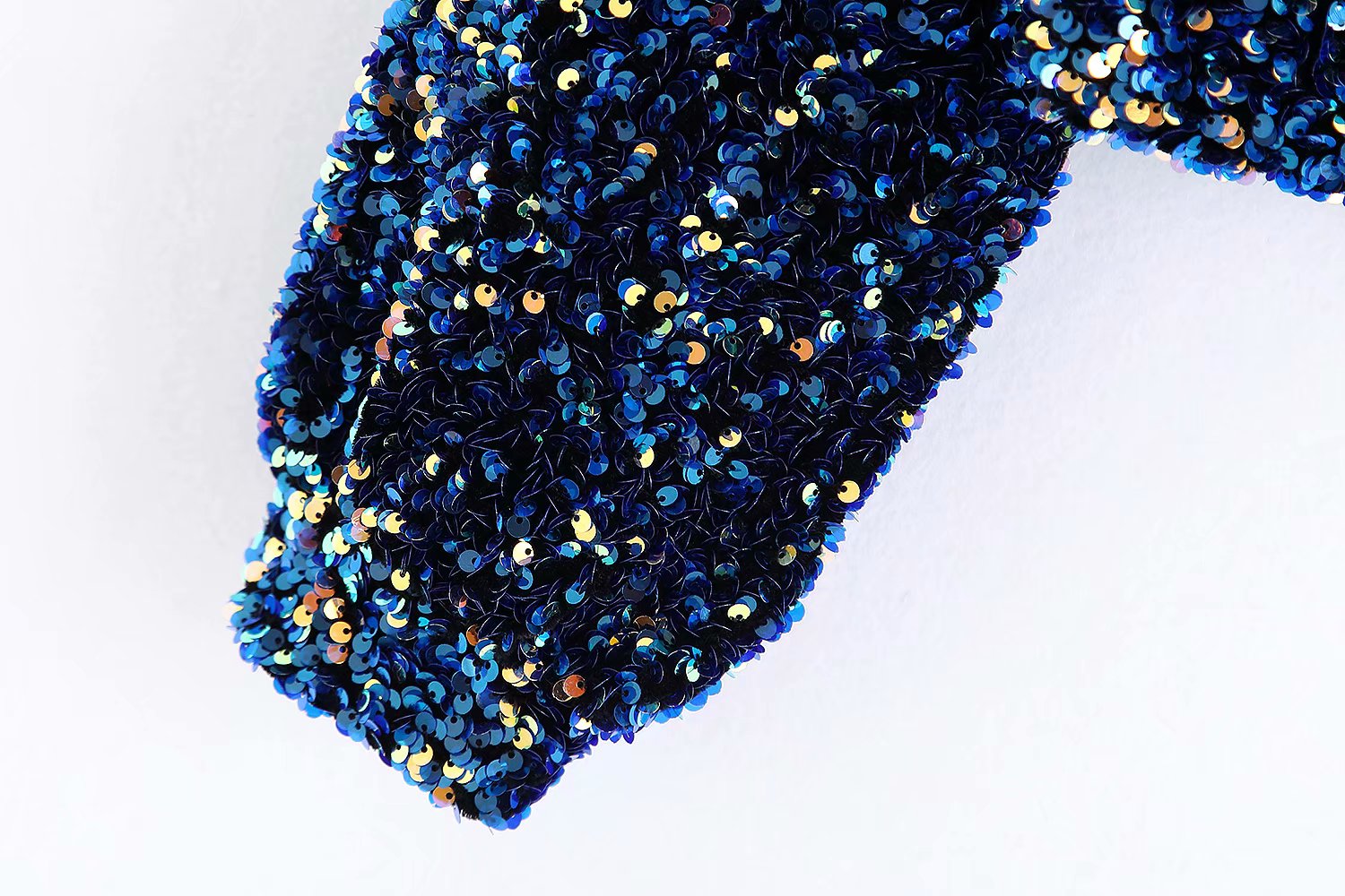 WW | Glitzerndes Top mit einem Schulterträger