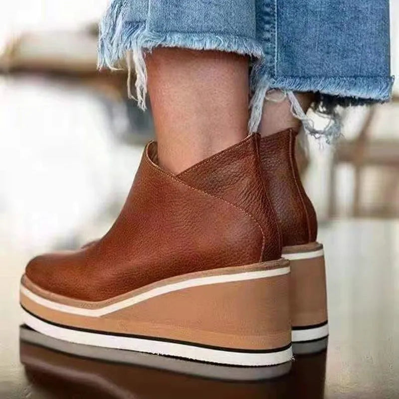 W&W Mode - Damen Slip-On Keil-Ankle Boots