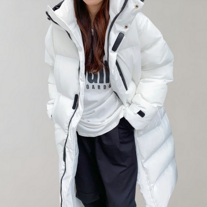 und lange Daunenjacke