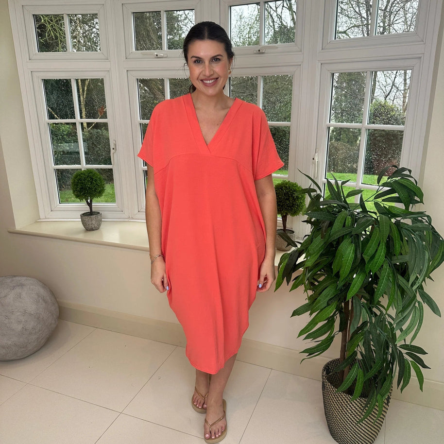 Kleid mit V-Ausschnitt | Unser Bestseller 2024