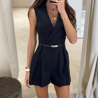 WW | Ärmelloser Jumpsuit Wickel-V-Ausschnitt Taillierter Gürtel Plissierte Shorts Taillierte Passform