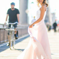 WW | Lange Brautjungfernkleid Spitze Chiffon Fluid Rundhals Ärmellos Elegant Rosa und Weiß