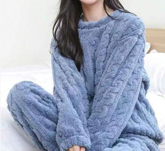 W&W Mode | delig Damen Pyjamaset aus Fleece - weiche und warme Loungewear für kalte Abende