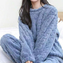 WW | delig Damen Pyjamaset aus Fleece - weiche und warme Loungewear für kalte Abende