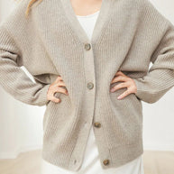 WW Cardigan | Elegante, übergroße weste für Damen mit Knopfverschluss und V-Ausschnitt