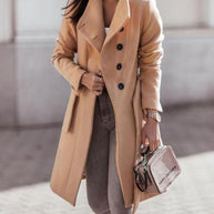 WW Wintertrend: Eleganter Damenmantel mit Gürtel