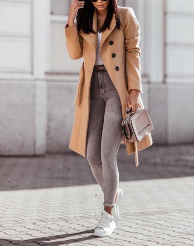 W&W Mode Wintertrend: Eleganter Damenmantel mit Gürtel