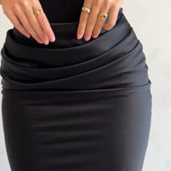 Kleid mit Satinrock | Lasse jeden ein Blick auf dich werfen