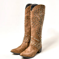 WW - Hohe Stiefel Mit Metallnieten Und Kobigem Absatz