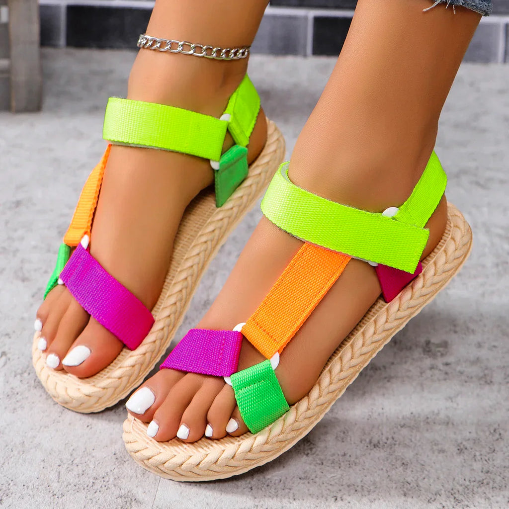 WW | Flache Sandalen mit Verstellbarem Riemen