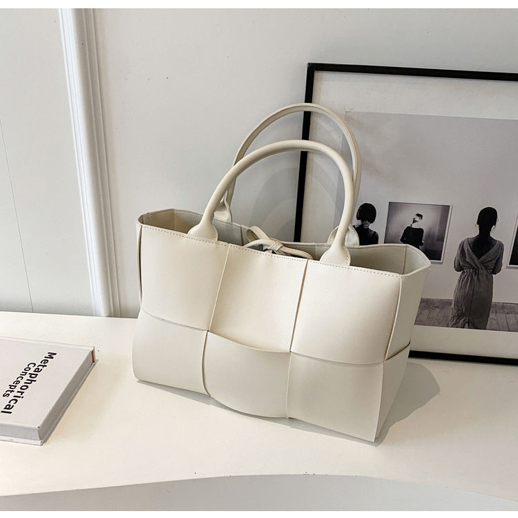 WW | Gewebte Lederhandtasche Mit Modernem Design