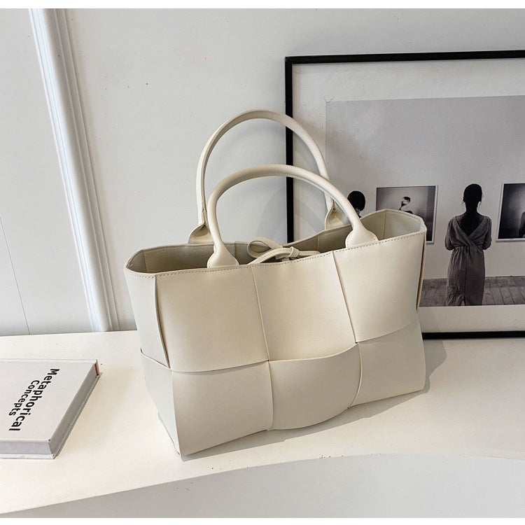 WW | Gewebte Lederhandtasche Mit Modernem Design