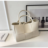 WW | Gewebte Lederhandtasche Mit Modernem Design