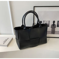WW | Gewebte Lederhandtasche Mit Modernem Design