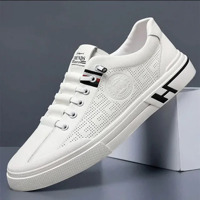 WW | Perforierte Ledersneaker mit Logodetail