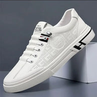 WW | Perforierte Ledersneaker mit Logodetail