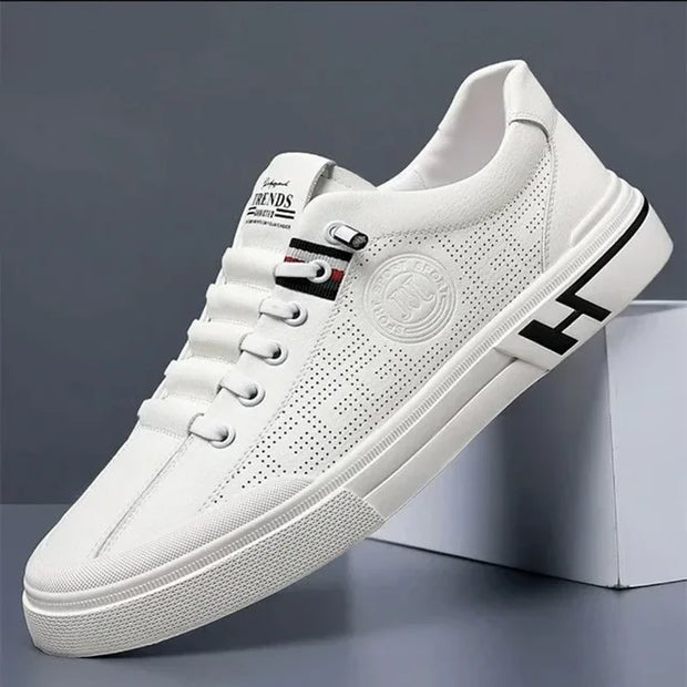 WW | Perforierte Ledersneaker mit Logodetail