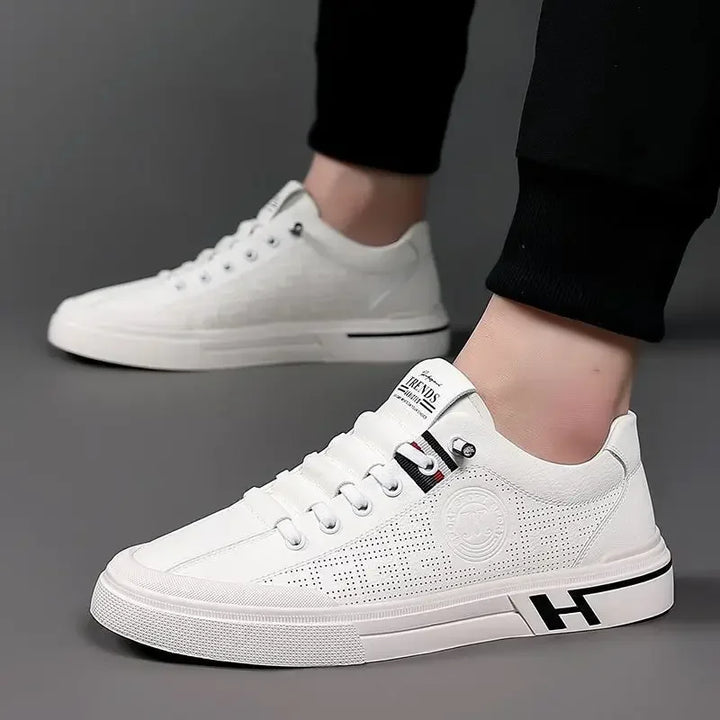 W&W Mode | Perforierte Ledersneaker mit Logodetail