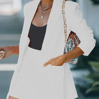 Schickes Blazer- und Shorts-Set