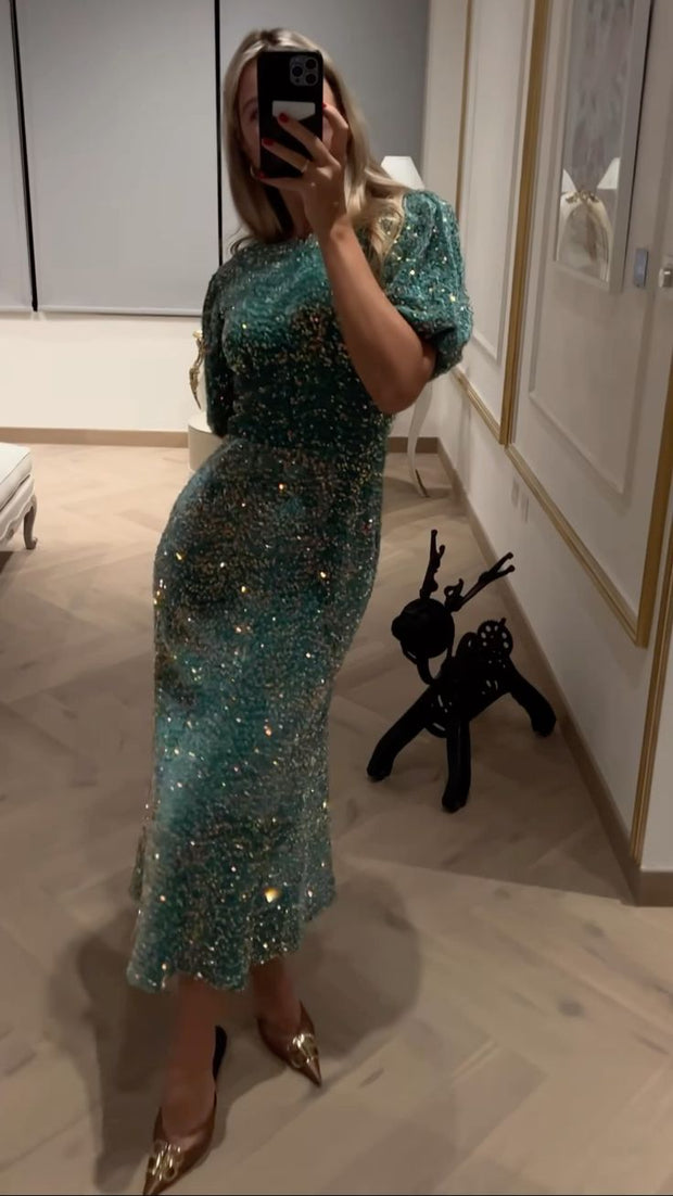 WW - Maxikleid mit Rundhalsausschnitt und Paillettenärmeln