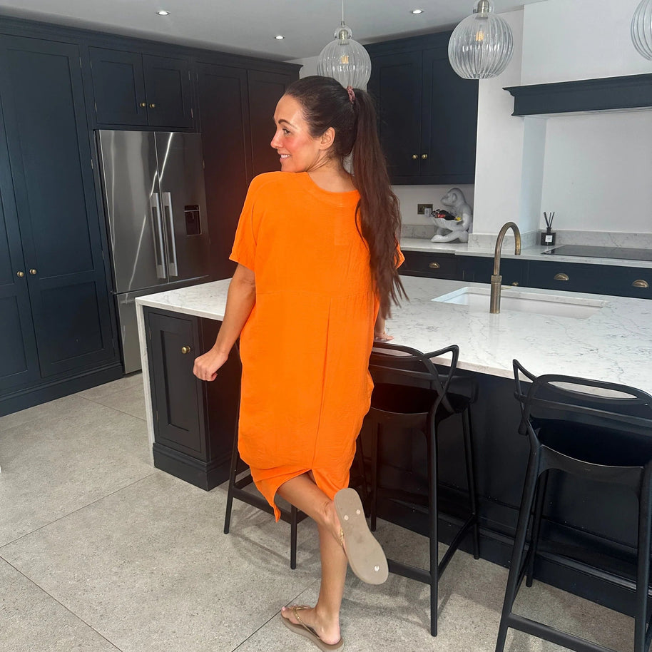 Kleid mit V-Ausschnitt | Unser Bestseller 2024