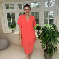 Kleid mit V-Ausschnitt | Unser Bestseller 2024